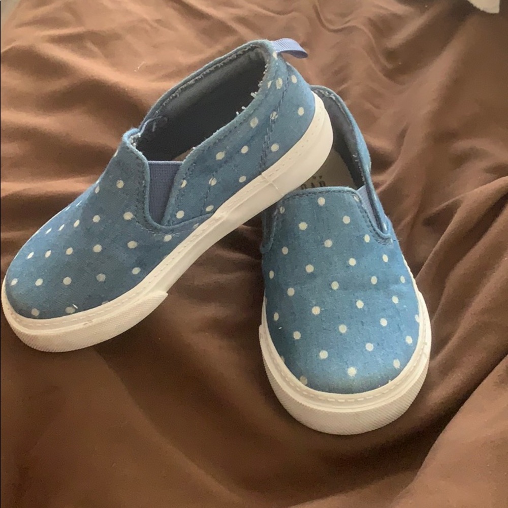 Baby gap poke a dot shoes